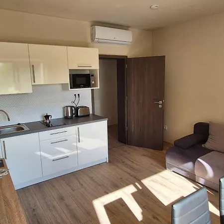 Maycherry שיופוק