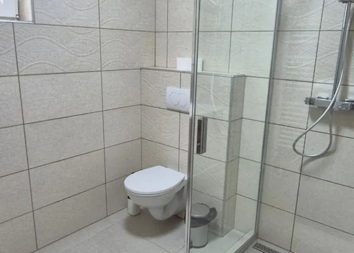 Maycherry שיופוק