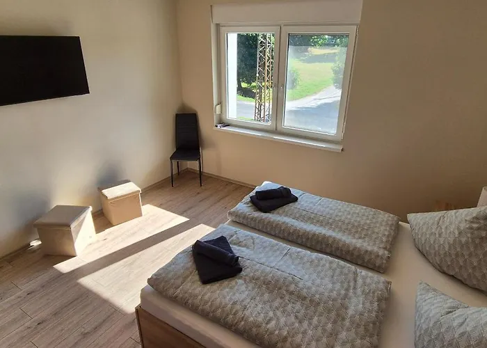 Maycherry שיופוק